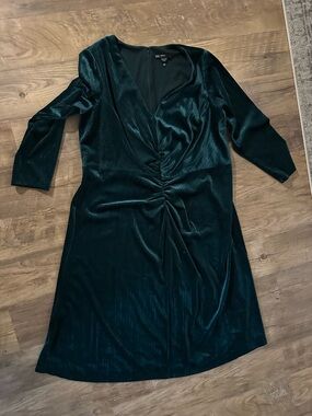 Maggy London Emerald Green Velvet Twist-Waist Dress